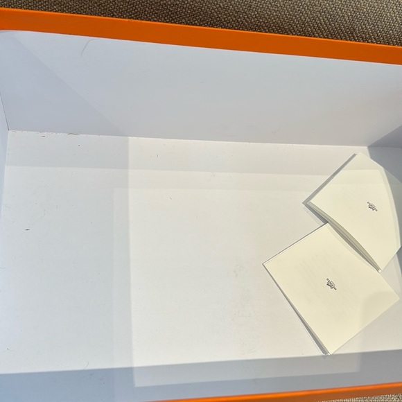 Hermes storage sneakers shoes box. - Picture 12 of 12